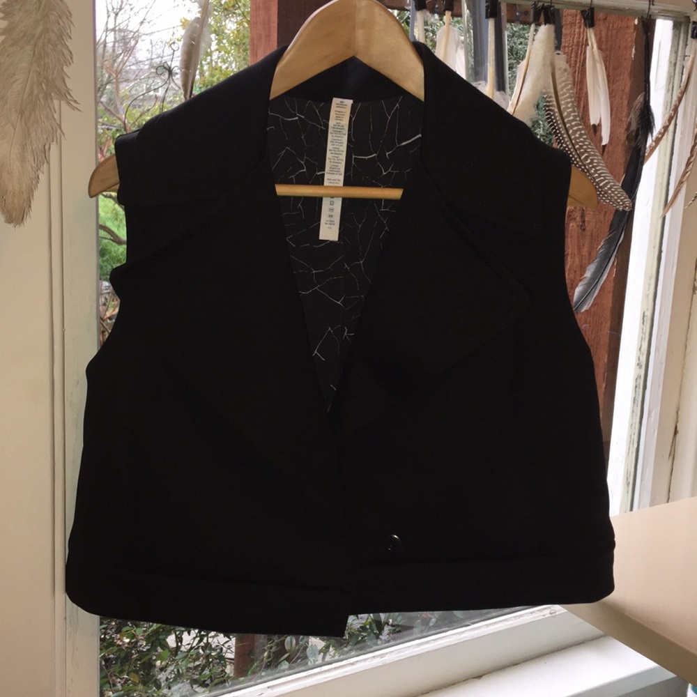 LULULEMON short blazer vest
